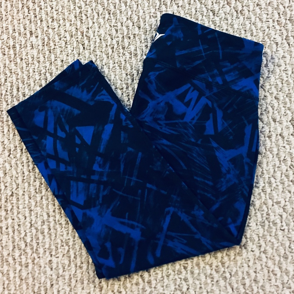 Old Navy active compression crops